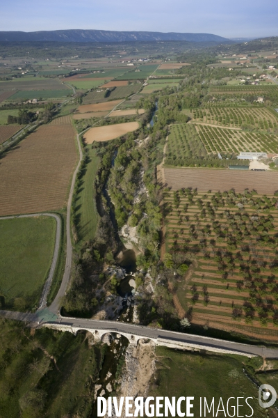 Vue aérienne du Luberon