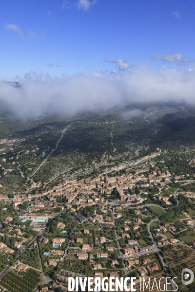 Vue aérienne du Luberon