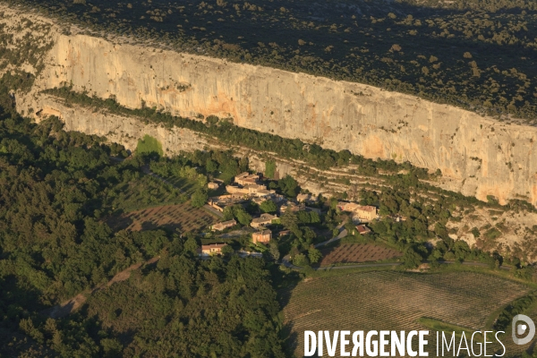 Vue aérienne du Luberon