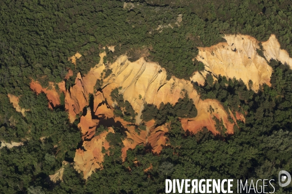 Vue aérienne du Luberon