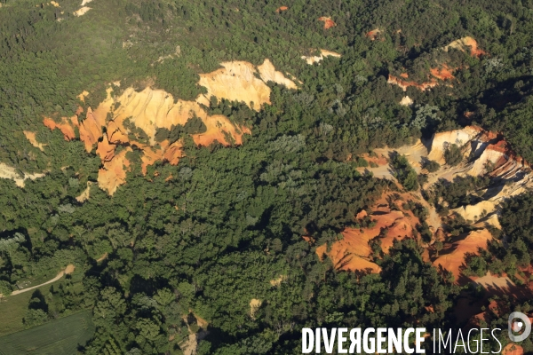 Vue aérienne du Luberon