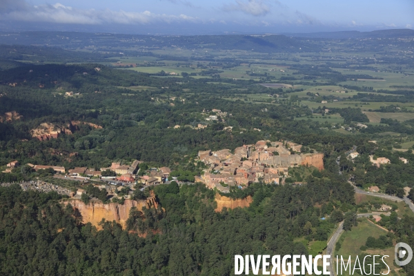 Vue aérienne du Luberon