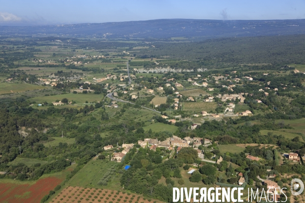 Vue aérienne du Luberon