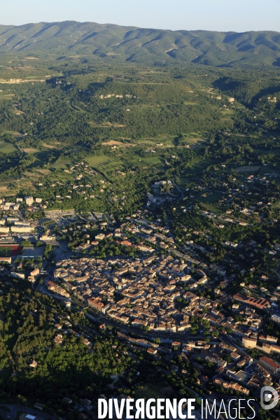 Vue aérienne du Luberon