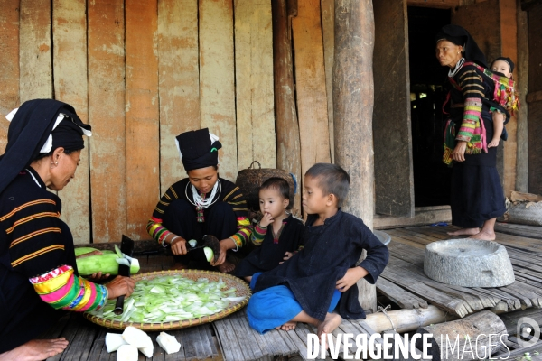 L ethnie des Lo Lo noirs de la region de Cao Bang au nord du Vitetnam