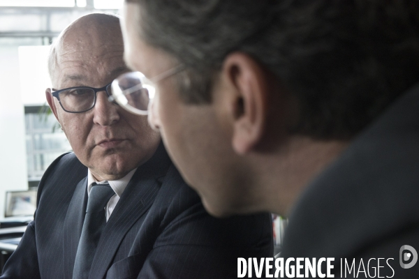 Michel Sapin en discussion avec Jeroen Dijsselboem, Président de l Eurogroupe