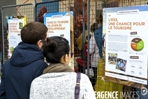 La fair pride, festival du commerce equitable, a l ecologie et a l engagement citoyen.Sur le stand du tourisme social et solidaire