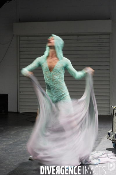 EROTIC DANCE de Luke George