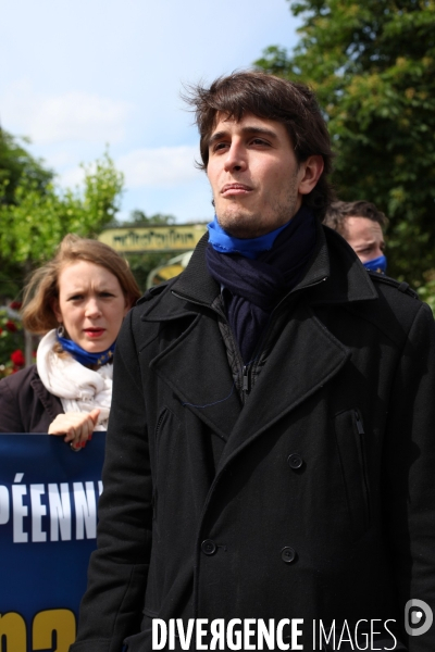 Action symbolique du FNJ pour rappeler les 10 ans du non au vote du traité Européen