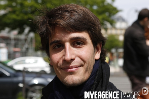 Action symbolique du FNJ pour rappeler les 10 ans du non au vote du traité Européen