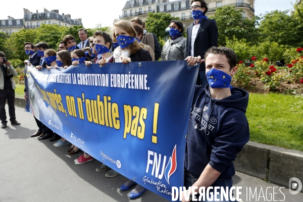 Action symbolique du FNJ pour rappeler les 10 ans du non au vote du traité Européen