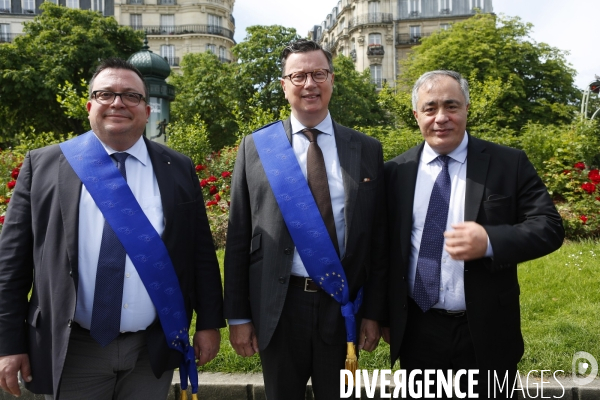 Action symbolique du FNJ pour rappeler les 10 ans du non au vote du traité Européen