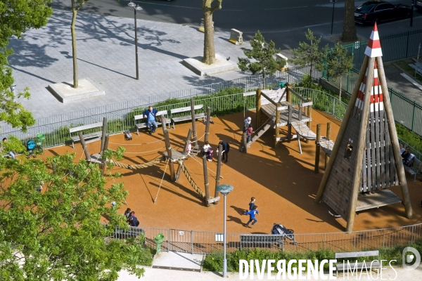 Illustration Mai 2015.Aire de jeux du square de la porte de Vanves.