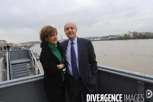 Alain JUPPE Maire de Bordeaux en campagne pour les élections municipales de 2014