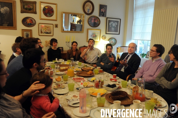 Alain JUPPE Maire de Bordeaux en campagne pour les élections municipales de 2014