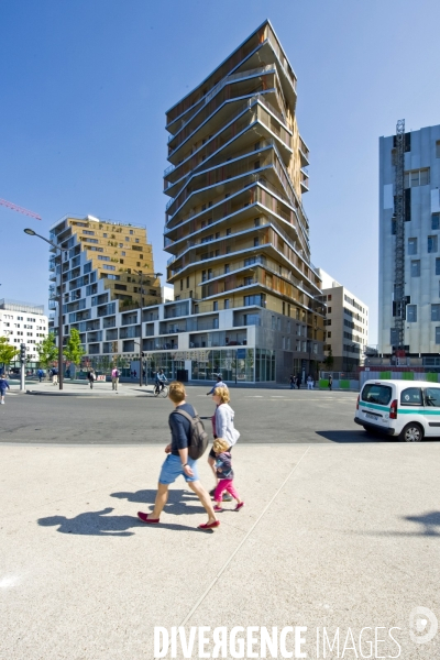 Avec ses 50m, HOME est la plus haute tour d habitation inauguree a Paris depuis les annees 70.