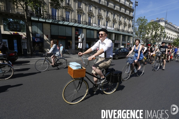 Beret-Baguette Ride à Paris