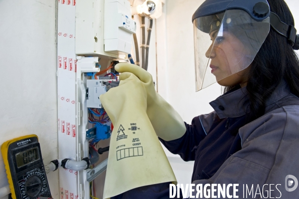 Les stagiaires des metiers du batiment a l AFPA, centre de Lardy