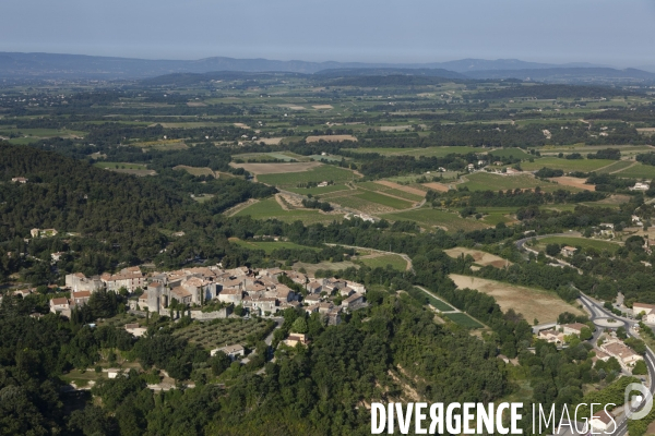 Vue aérienne du Luberon