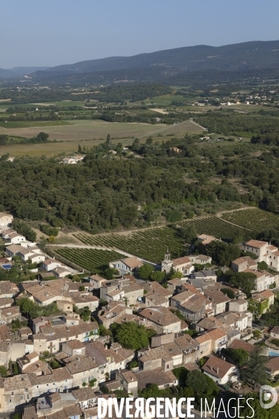 Vue aérienne du Luberon