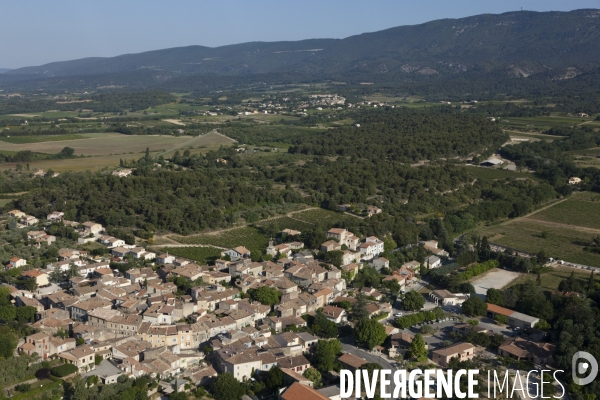 Vue aérienne du Luberon