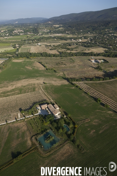 Vue aérienne du Luberon