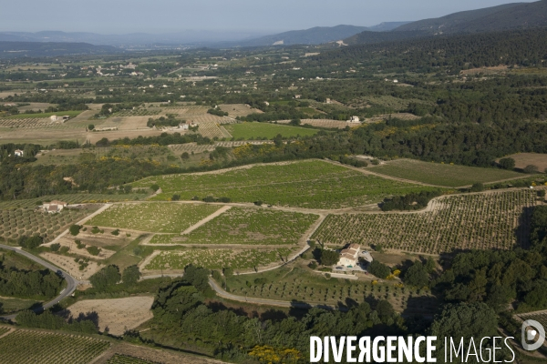 Vue aérienne du Luberon