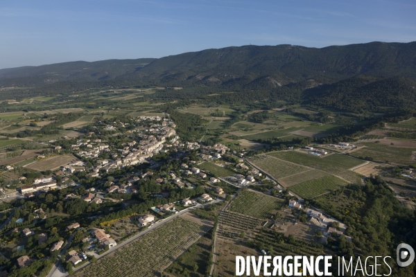 Vue aérienne du Luberon