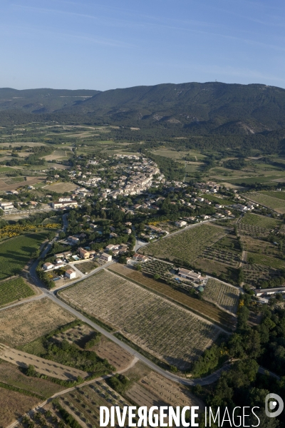 Vue aérienne du Luberon