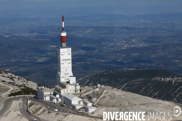 Vue aerienne du Mont Ventoux