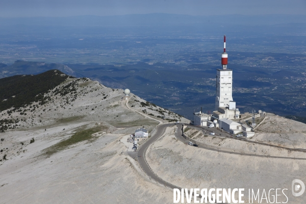 Vue aerienne du Mont Ventoux