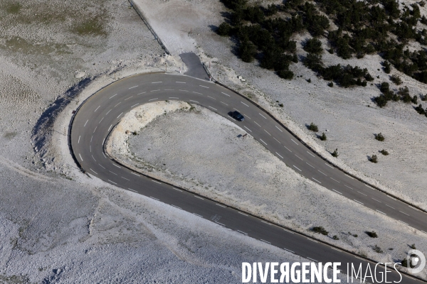 Vue aerienne du Mont Ventoux