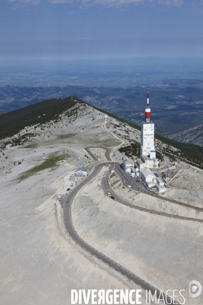 Vue aerienne du Mont Ventoux