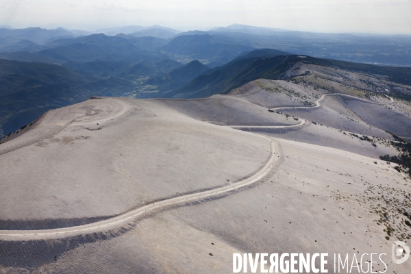 Vue aerienne du Mont Ventoux