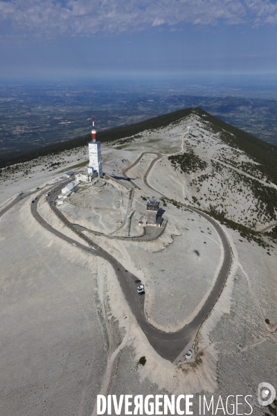 Vue aerienne du Mont Ventoux