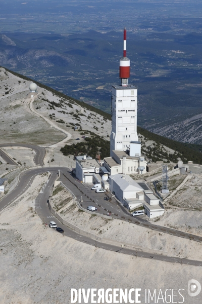 Vue aerienne du Mont Ventoux