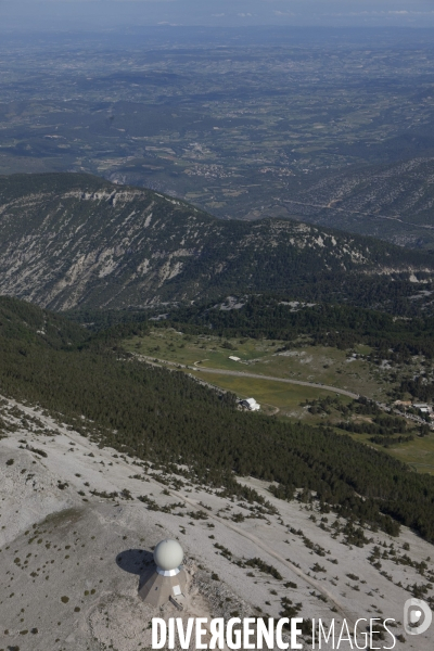 Vue aerienne du Mont Ventoux