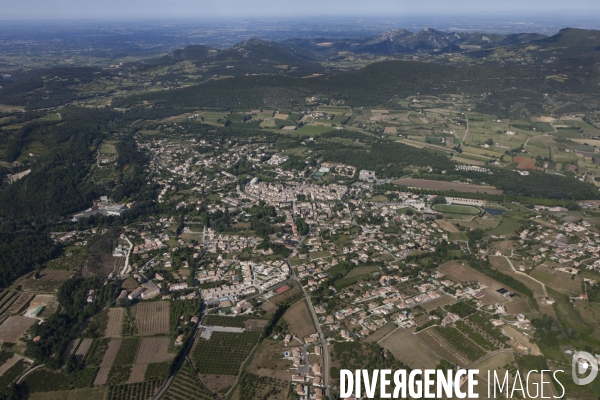 Vue aerienne du Mont Ventoux