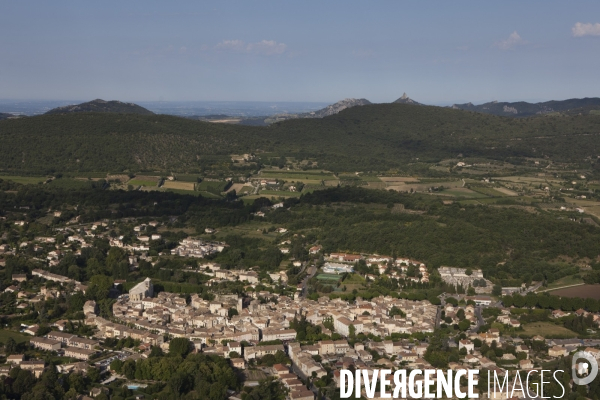 Vue aerienne du Mont Ventoux