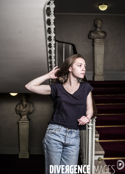 Portrait de claire de la rue du can, de la comedie francaise.