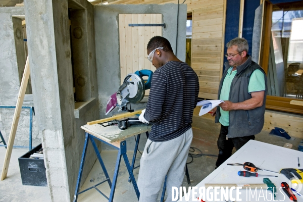 Les stagiaires des metiers du batiment a l AFPA, centre de Lardy