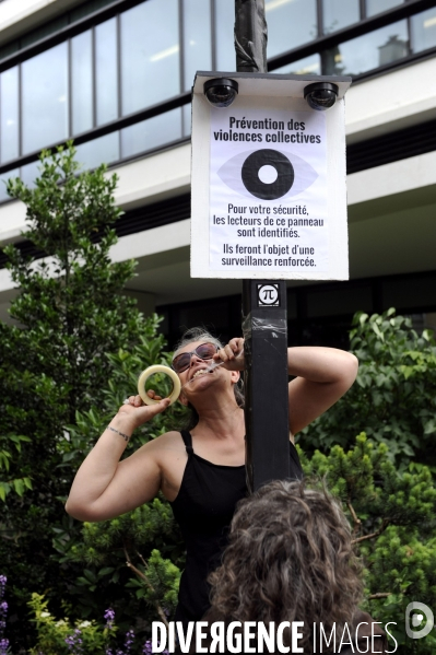 Manifestation contre la loi sur le renseignement