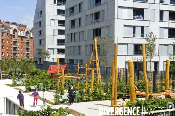 Archives Juin 2015.Le jardin Charles Trenet, realise sur les anciennes friches de la gare de Rungis amenage dans le premier ecoquartier de Paris