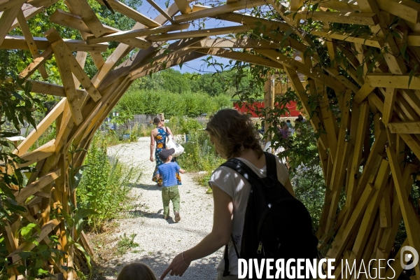 Archives Juin 2015.Le jardin ecologique et pedagogique du parc de la Villette