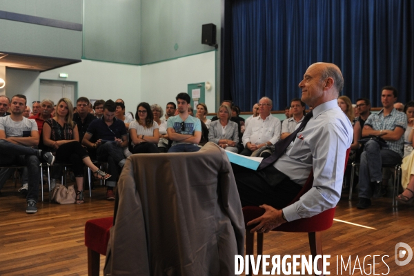 Alain Juppé en camapagne pour les primaires des Républicains à Saint Dizier
