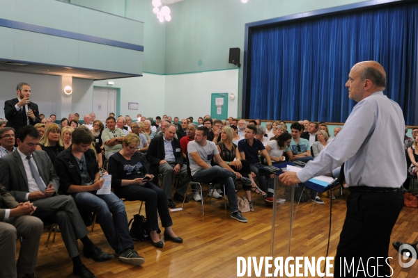 Alain Juppé en camapagne pour les primaires des Républicains à Saint Dizier