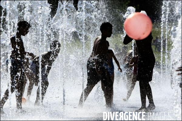 Illustratiion sur la canicule qui frappe Paris.