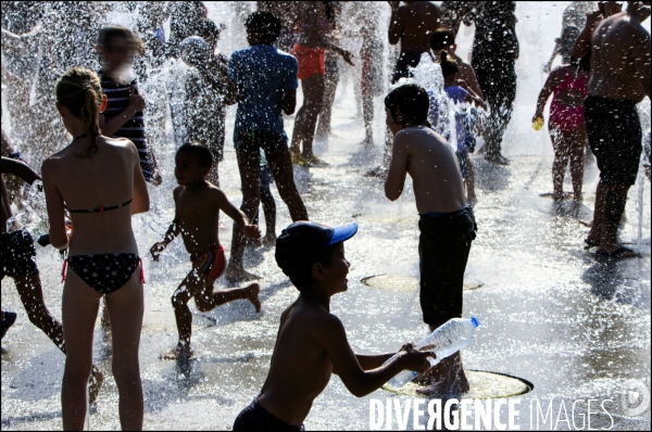 Illustratiion sur la canicule qui frappe Paris.