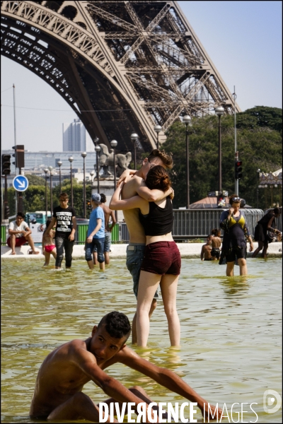 Illustratiion sur la canicule qui frappe Paris.