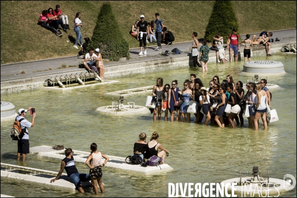 Illustratiion sur la canicule qui frappe Paris.